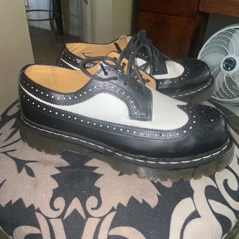 Dr. Martens - 3989 BEX SMOOTH LEATHER BROGUE SHOES/BOOTS - Wingtips